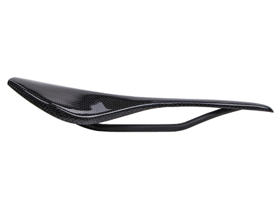 BERK COMPOSITES Sattel Lupina 3K-Carbon Breite 132 mm Gestell 7x9 mm oval (bis 100kg) glnzend