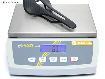 BERK COMPOSITES Sattel Lupina 3K-Carbon Breite 150 mm Gestell 7x9 mm oval (bis 100kg) matt