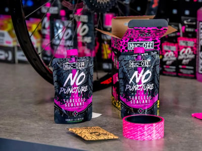 Kit Conversione Tubeless Muc-Off 25mm Con Valvole 44mm Per MTB Cross Country