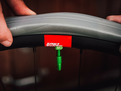 PEATYS x Chris King Tubeless Ventil Set (MK2) matte mango