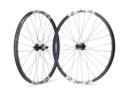 NONPLUS COMPONENTS Wheelset A309 28 hole D-Light 6 hole | Aluminium Rims