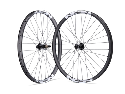 NONPLUS COMPONENTS Wheelset 29" EN349 6-Hole | Carbon Rims | Sapim D-Light