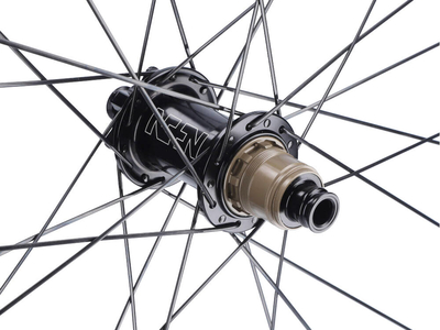 NONPLUS COMPONENTS Laufradsatz AM319 32 Loch Pillar Wing 6 Loch | Carbon Felgen SRAM XD