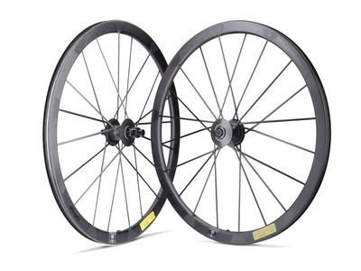 LIGHTWEIGHT Laufradsatz 28" Pfadfinder EVO Disc | Clincher | SCHWARZ ED 10-, 11-, 12-fach Campagnolo