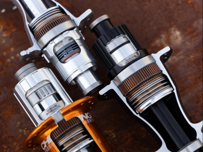 CHRIS KING Hub Set Road R45D Gen 4 Ceramic Center Lock | Thru Axle | F