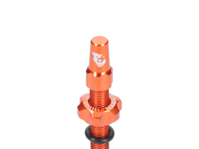 WOLF TOOTH Tubeless Valve Stem Kit | orange