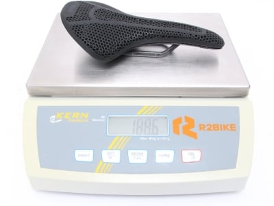 FIZIK Saddle Vento Antares R1 Adaptive Carbon 3D 150 mm | black