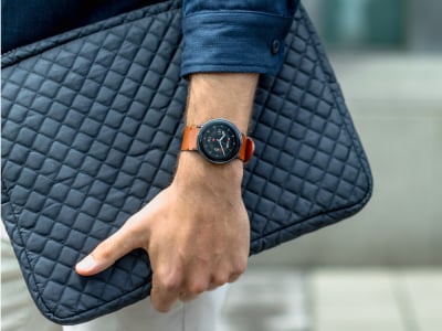 POLAR Ignite 3 Titanium Smartwatch Sun Kissed Bronze Leather M 335 00