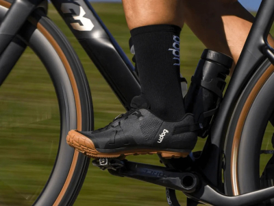 ウェア UDOG  DISTANZA CARBON Cinder Black EU42 Udog Distanza Carbon in Cinder Black – DSTNC