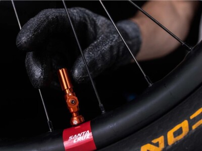 MUC-OFF Tubeless Valve Set Big Bore Hybrid | red 35 mm