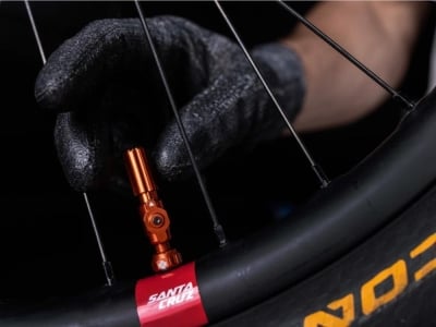 MUC-OFF Tubeless Valve Set Big Bore Hybrid | red 45 mm
