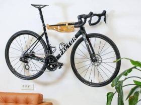 ABSOLUTE BLACK Bike Wall Mount Premium Oak
