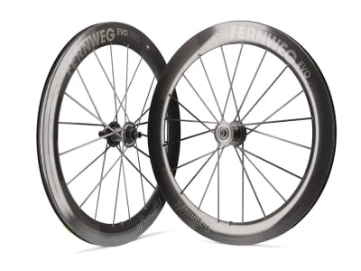 LIGHTWEIGHT Wheelset 28" Fernweg EVO PRO 63 Disc | Clincher | BLACK ED Titanium