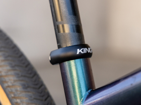 CHRIS KING Seatpost Collar | matte black