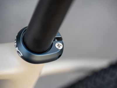 CHRIS KING Seatpost Collar | midnight 34,9 mm