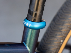 CHRIS KING Seatpost Collar | matte turquoise