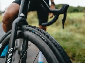 SCHWALBE Reifen G-One RS Pro 40 - 622 | Race Pro V-Guard...