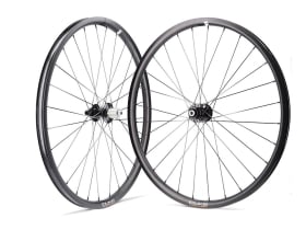 R2BIKE Laufradsatz 28" Disc GRV | SON delux 12...