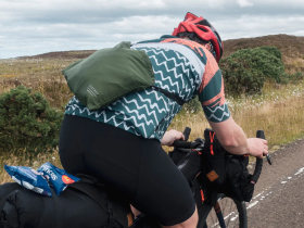 RESTRAP Shoulder Bag Race Musette Bag 3 liter | olive