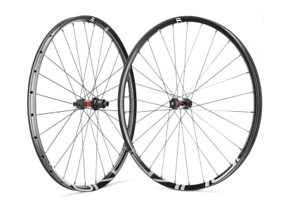 R2BIKE Laufradsatz 29" DC | DT Swiss 240 | Duke Lucky Jack SLS5 285g + 350g | Shimano Micro Spline | Sapim CX-Ray