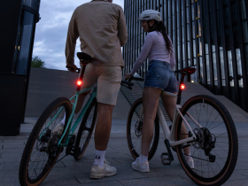 SIGMA SPORT LED Akku Set Scheinwerfer Aura 40 +...