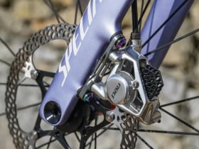 ABSOLUTE BLACK Adapter Flat Mount SRAM vorn | Specialized...