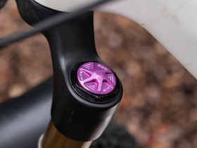 OAK COMPONENTS Air Cap Fork Cap | purple