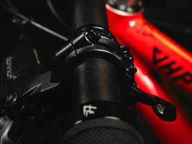 77DESIGNZ Titanschrauben Set für Hayes Dominion...