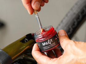 MILKIT Assembly Paste Carbon & Aluminium | 50 ml