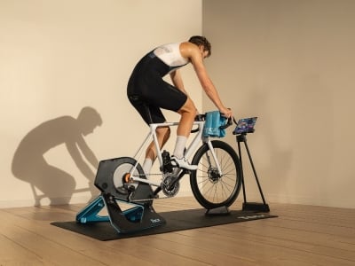 GARMIN Tacx Heimtrainer NEO 2T inkl. Zwift Cog & Click